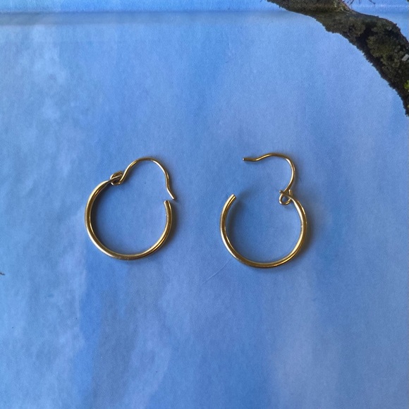 1/2” 14k Gold Vintage Hoops - Picture 1 of 2